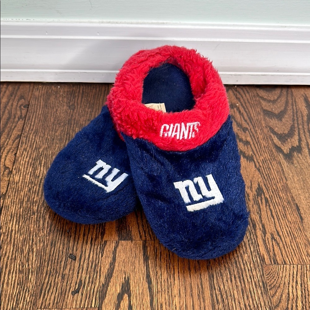 New York Giants fuzzy slippers Only worn a handful of times in the house, unisex
